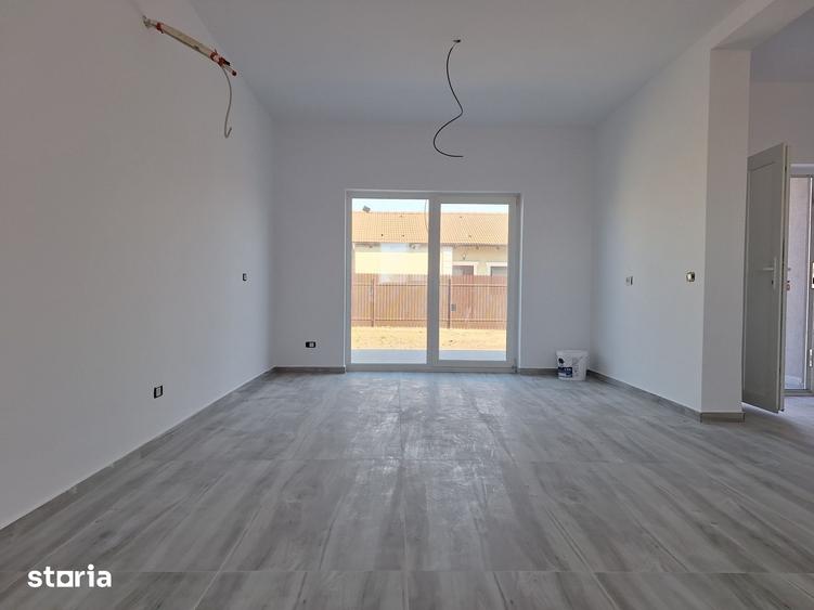 Casă cu 3 camere cu Teren 287 Mp în Sânandrei