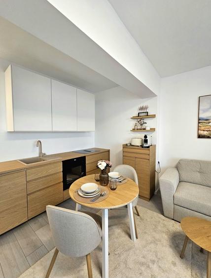 Apartament cu 2 camere decomandat, mobilat în Păcii
