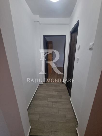 Apartament cu 2 camere semidecomandat, mobilat în Gojdu