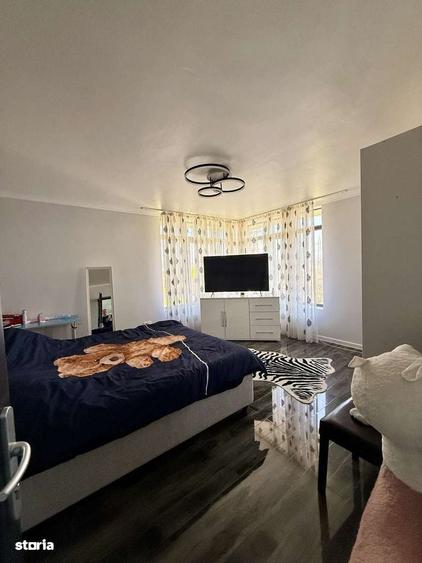 Casă cu 4 camere cu Teren 1200 Mp în Lenin Sud