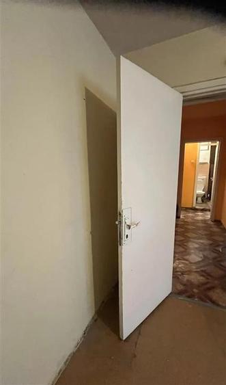 Apartament cu 4 camere decomandat în Astra