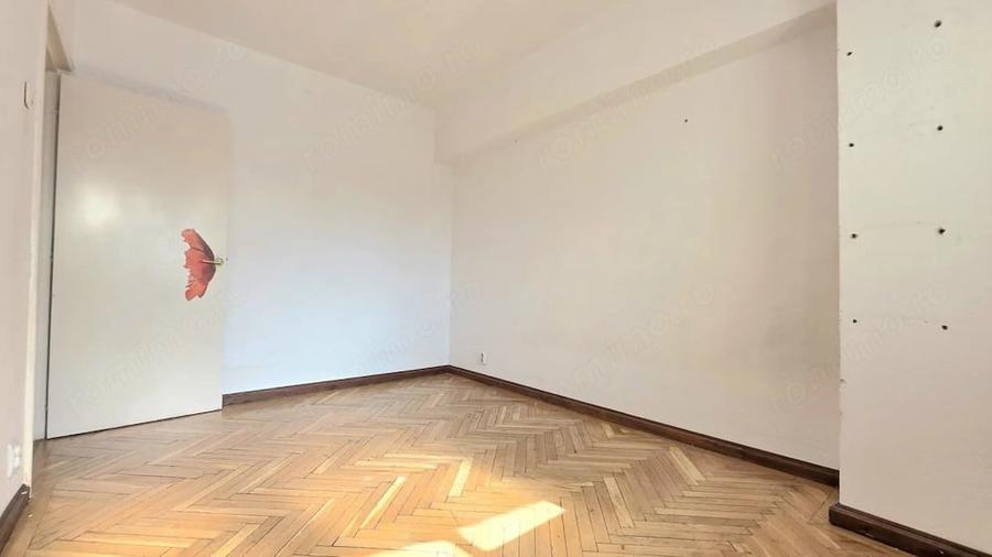 Apartament cu 4 camere decomandat în Centrul Istoric