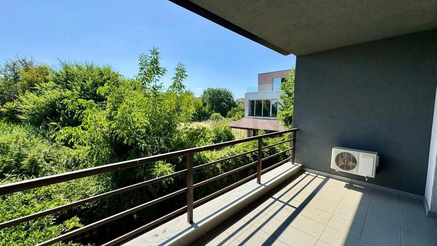 Casă individuală cu 5 camere cu Teren 350 Mp în Pipera