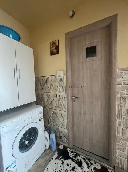 Apartament cu 3 camere decomandat, mobilat în Valea Aurie