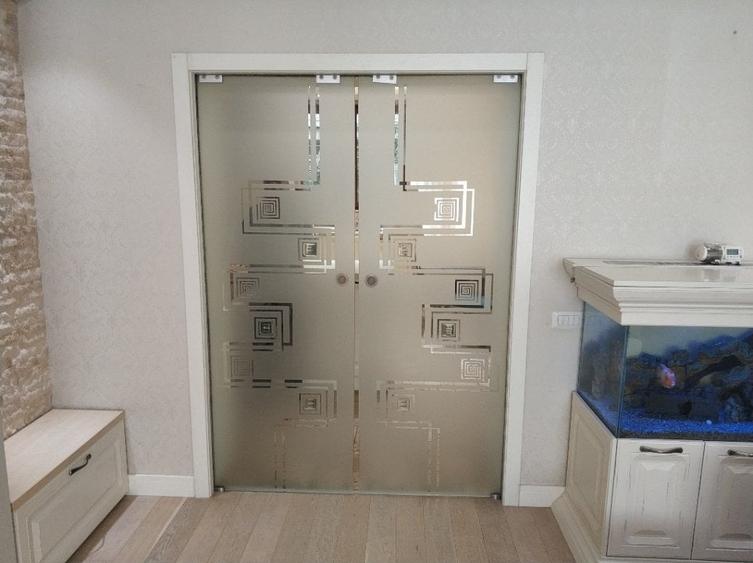 Apartament cu 3 camere decomandat, mobilat în Central