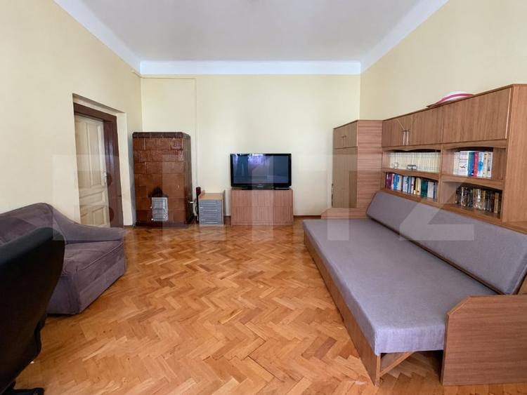 Apartament cu 2 camere semidecomandat, mobilat în Ultracentral