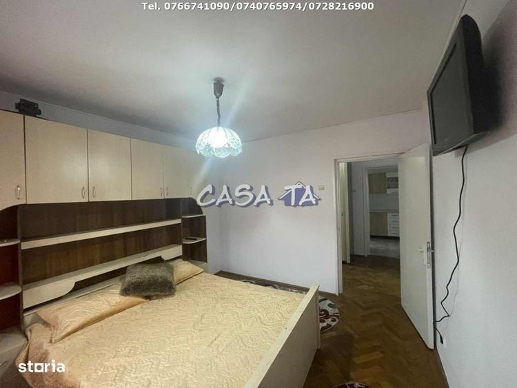 Apartament cu 4 camere decomandat în Central