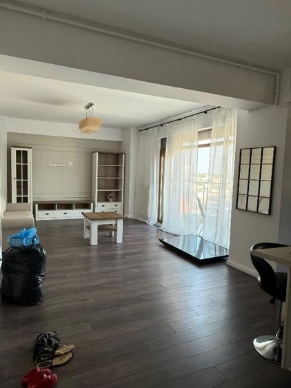 Apartament cu 3 camere decomandat, mobilat în Stadion