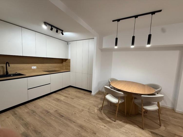 Apartament cu 2 camere decomandat în Drumul Taberei