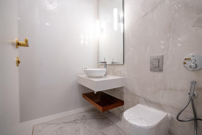 Apartament cu 3 camere semidecomandat, mobilat în Dorobanți