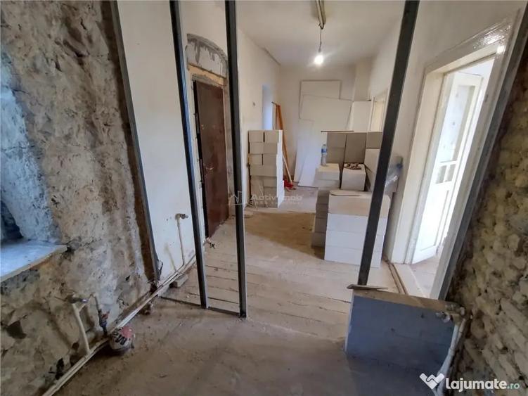 Casă cu 3 camere cu Teren 575 Mp în Central