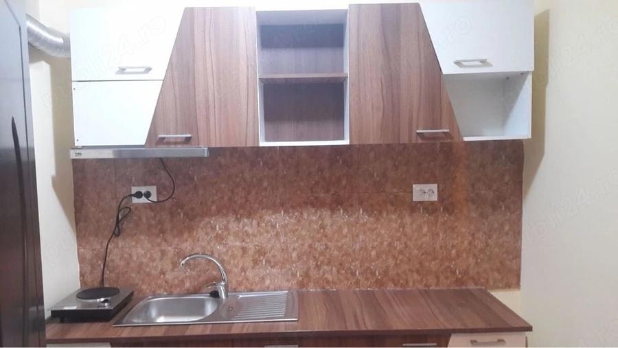 Garsonieră decomandată în Lipovei