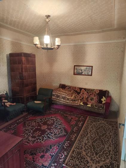Casă cu 6 camere cu Teren 3277 Mp în Cenad