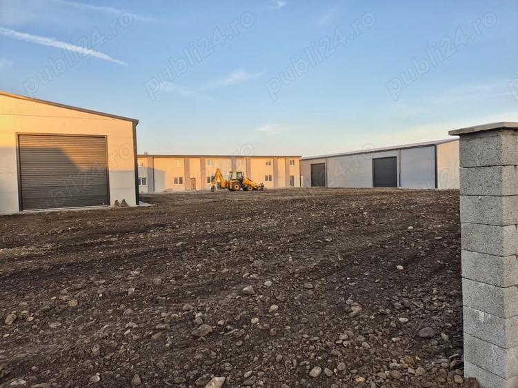 Spațiu comercial, de 1,300 mp, în Săvinești