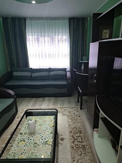 Apartament cu 2 camere decomandat în Broșteni