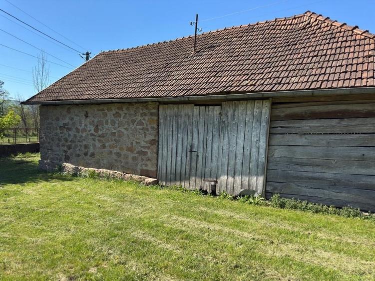 Casă cu 4 camere în Hărțăgani