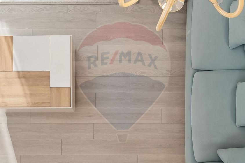 Casă individuală cu 6 camere cu Teren 572 Mp în Central