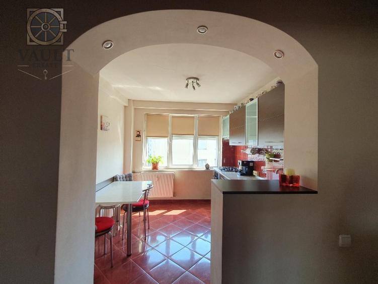 Apartament cu 3 camere decomandat, mobilat în Dristor