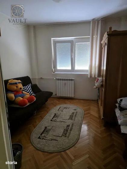 Apartament cu 3 camere semidecomandat, mobilat în Pantelimon