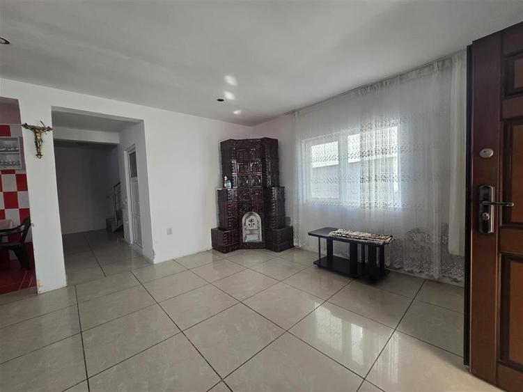 Casă cu 4 camere cu Teren 337 Mp în Valu lui Traian
