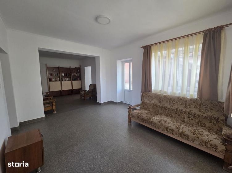 Casă cu 4 camere cu Teren 1440 Mp în Mișca