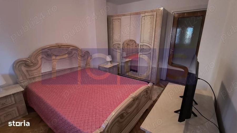 Apartament cu 4 camere decomandat în P-ța Victoriei