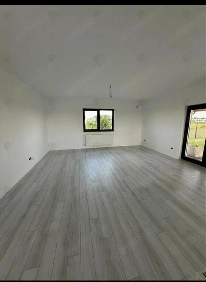 Casă cu 4 camere cu Teren 486 Mp în Berceni