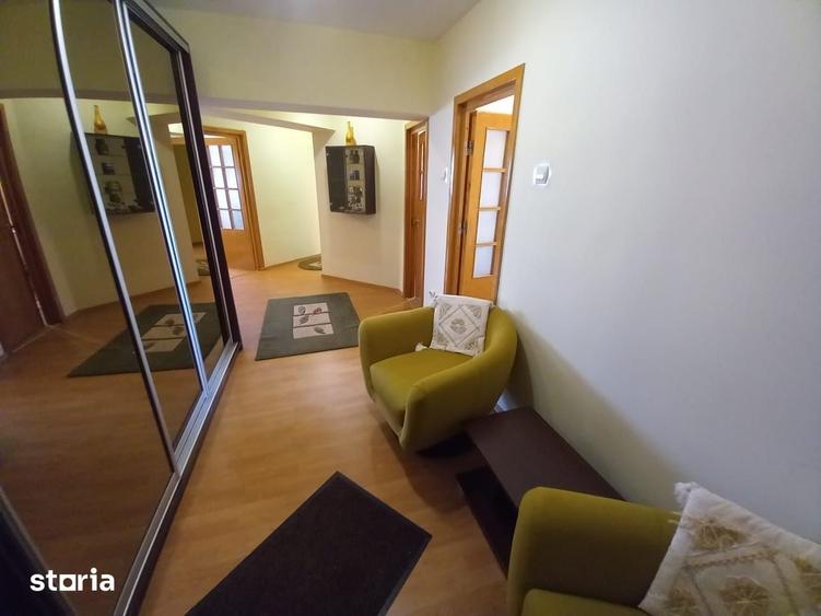 Apartament cu 3 camere în Tomis I