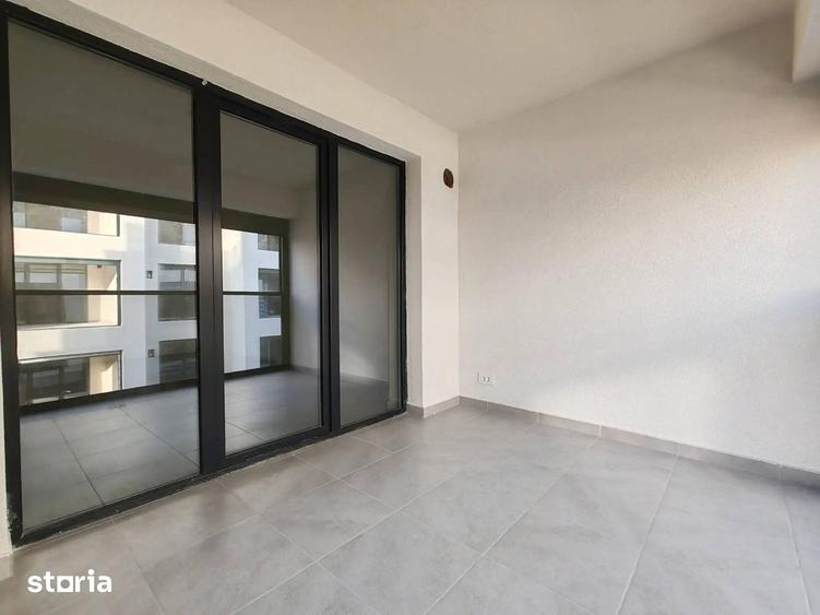 Apartament cu 3 camere decomandat în Romană