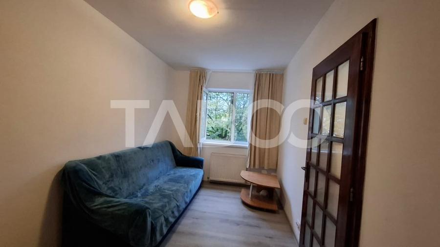 Apartament cu 3 camere semidecomandat, mobilat în Vasile Aaron