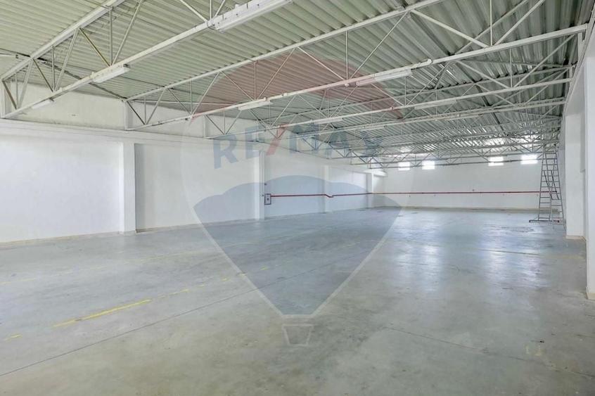 Spațiu industrial, de 10,129 mp, în Exterior Vest