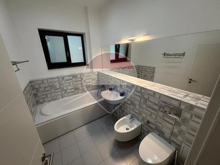 Apartament cu 3 camere decomandat, mobilat în Nord