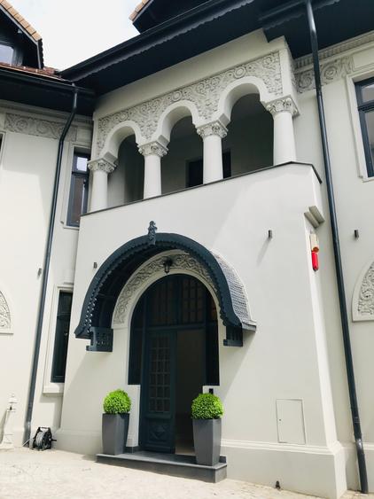 Casă cu 14 camere cu Canalizare în Grădina Icoanei