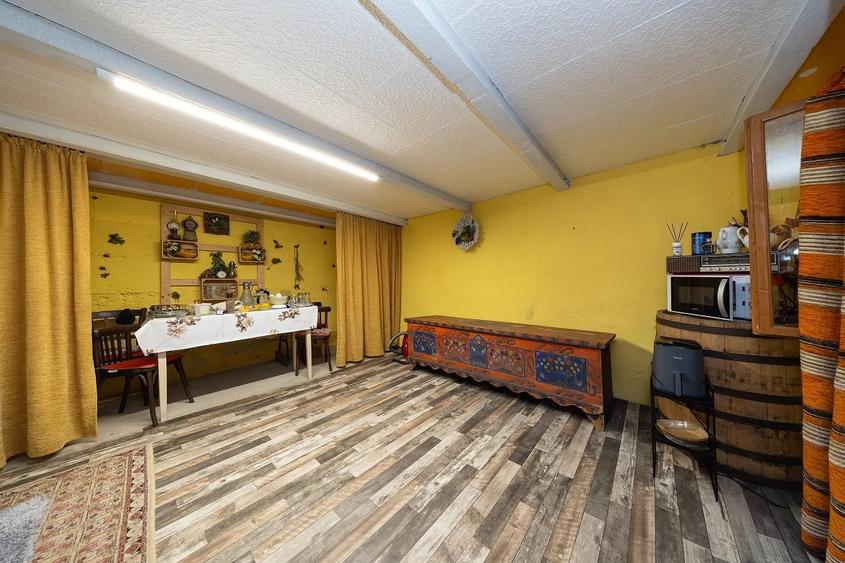 Casă individuală cu 4 camere cu Canalizare în Poiana Mărului