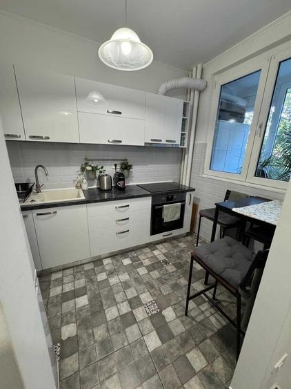 Apartament cu 2 camere semidecomandat în 1 Mai