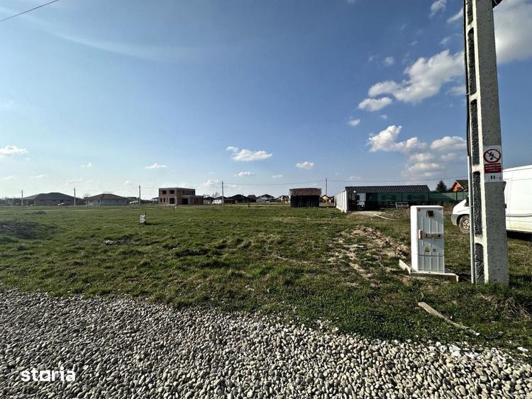 Teren de 650 mp, în Sânmartin