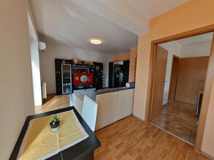 Apartament cu 2 camere decomandat, mobilat în Avantgarden