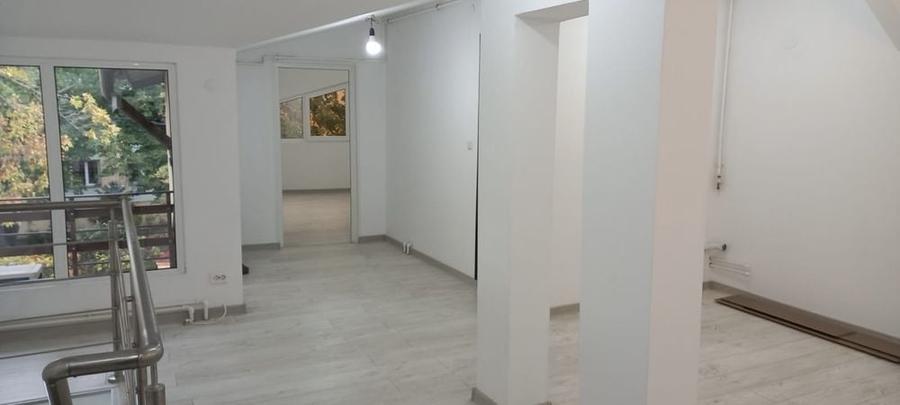 Casă cu 4 camere în Progresul