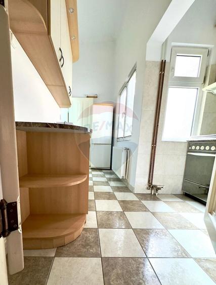 Apartament cu 2 camere decomandat în Ultracentral