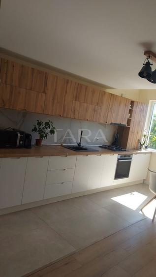 Apartament cu 4 camere semidecomandat, mobilat în Florești