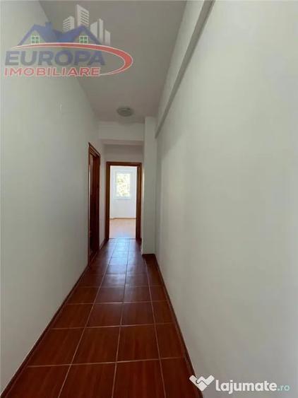 Apartament cu 2 camere decomandat în Babadag