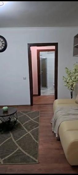 Apartament cu 3 camere semidecomandat în Tomis III
