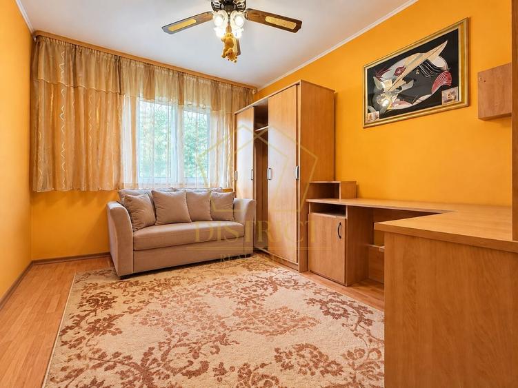 Apartament cu 3 camere decomandat, mobilat în Girocului