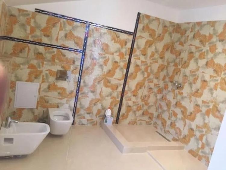 Casă individuală cu 5 camere cu Canalizare în Sălăjan
