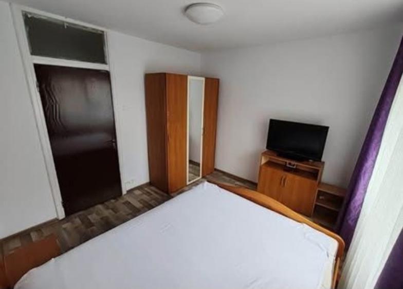 Apartament cu 2 camere decomandat în Costin Georgian