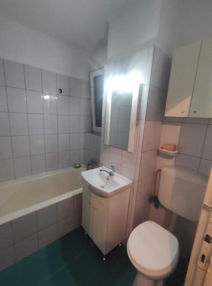 Apartament cu 2 camere decomandat, mobilat în Eroii Revoluției