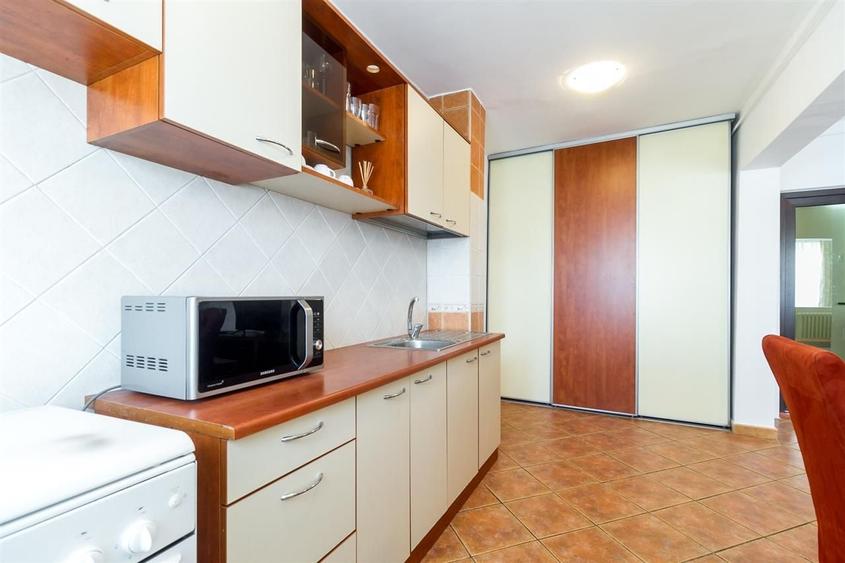Apartament cu 2 camere semidecomandat, mobilat în Tineretului