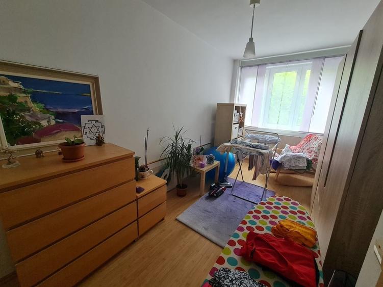 Apartament cu 3 camere decomandat, mobilat în Tudor