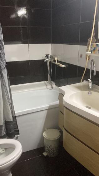 Apartament cu 3 camere decomandat în 1 Mai