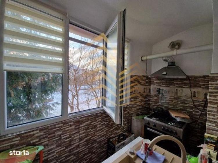 Apartament cu 3 camere decomandat în Independenței